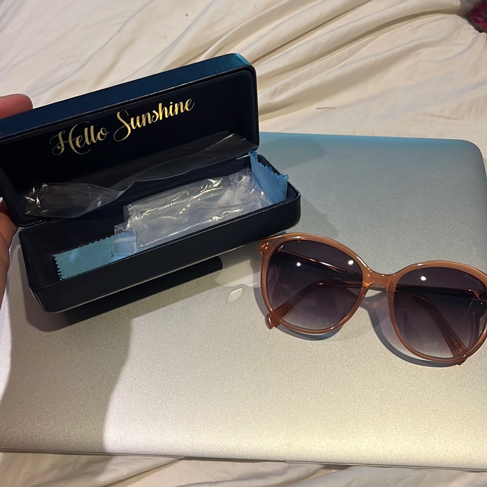 COPY - Draper James New peach color carter womens sunglasses